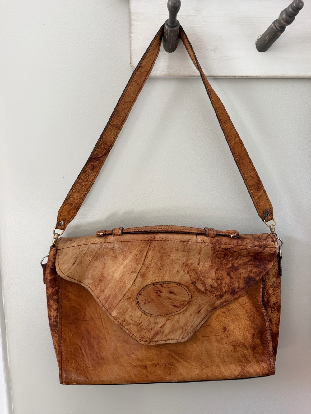 Light Brown Leather Shoulder Bag -1970's Vintage Argentina